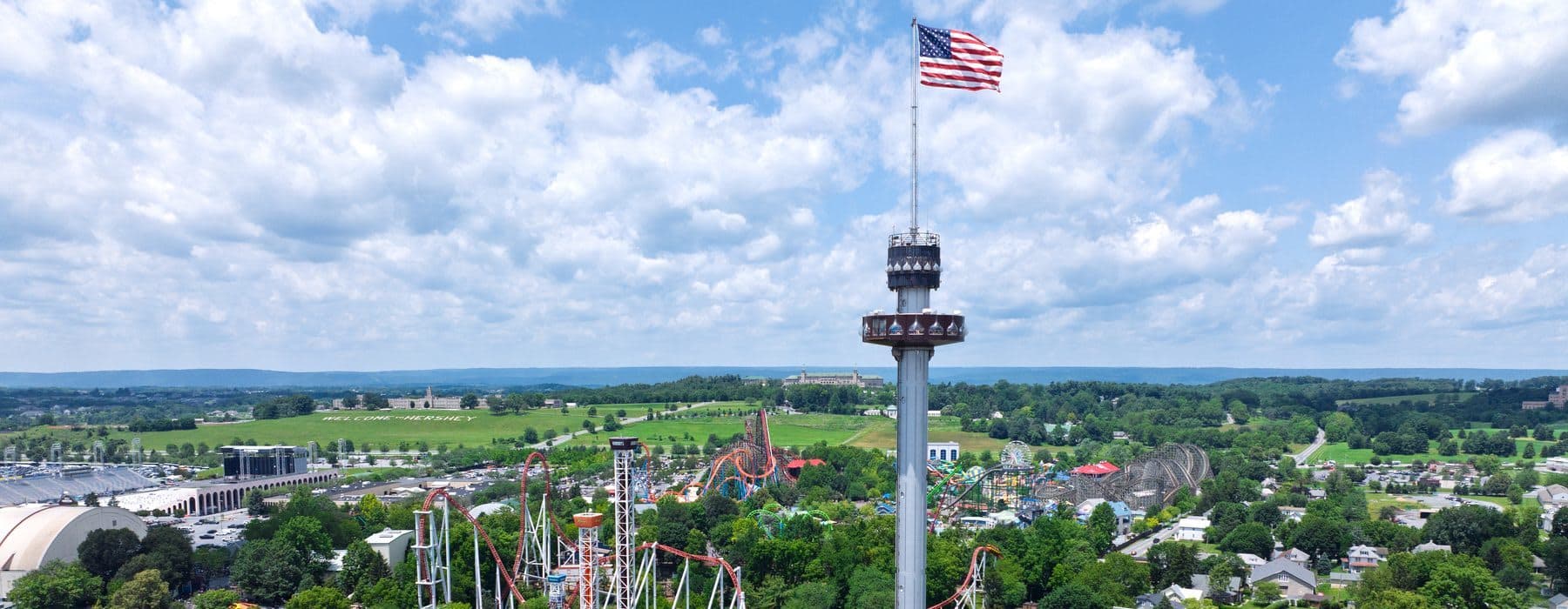 Wide shot of Hersheypark with Kissing Tower in the middle