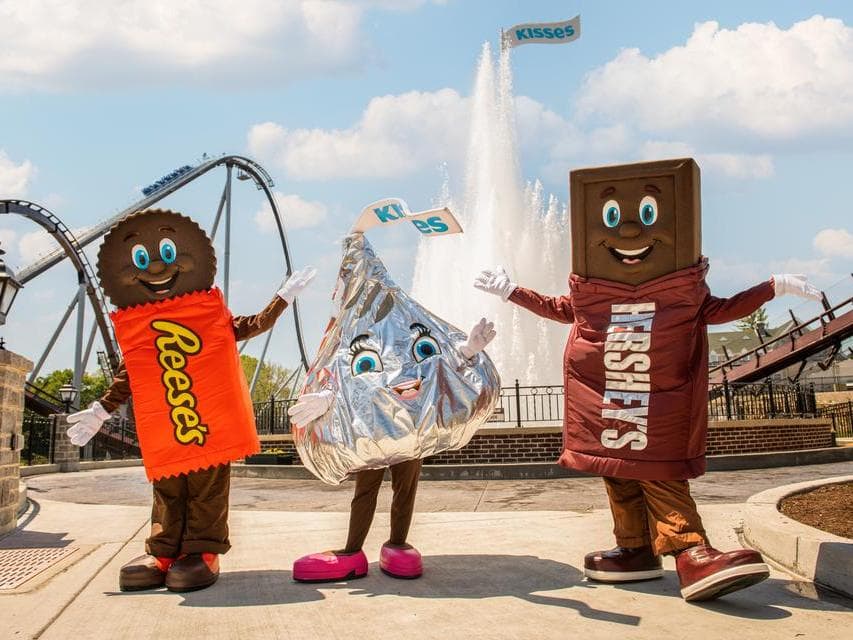 hershey_characters_fountain.jpg