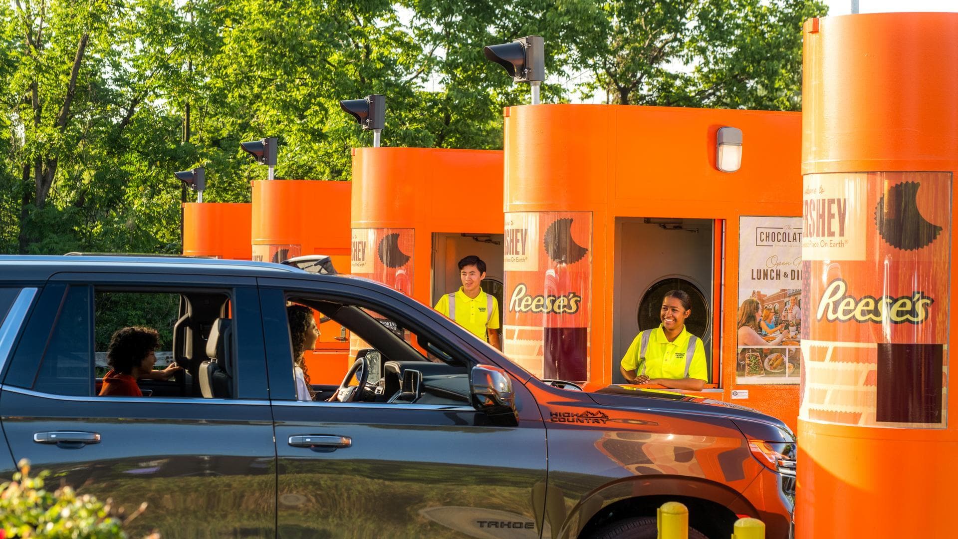 guest-driving-through-hersheypark-parking-booth.jpg