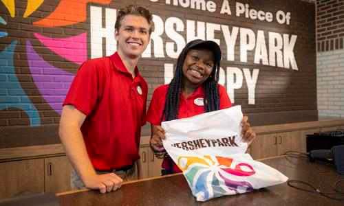 retail-employees-at-hersheypark.jpg